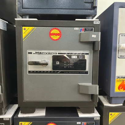 Két sắt cảm ứng găng tay